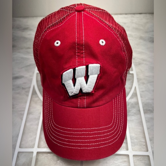Wisconsin Badgers Red “W” Mesh Hat. Forty Seven Brand. Size M-L - Picture 1 of 7